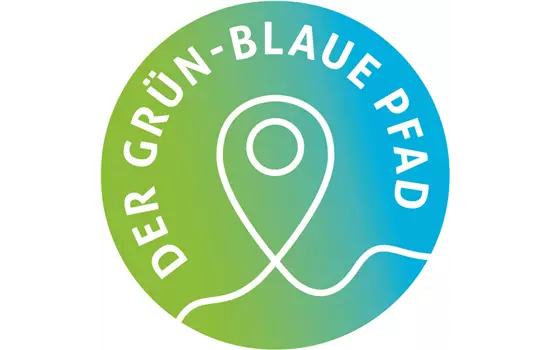 1046220_siegel_gruen-blauer_pfad_01.1-DEU-03.22_CMYK.jpg